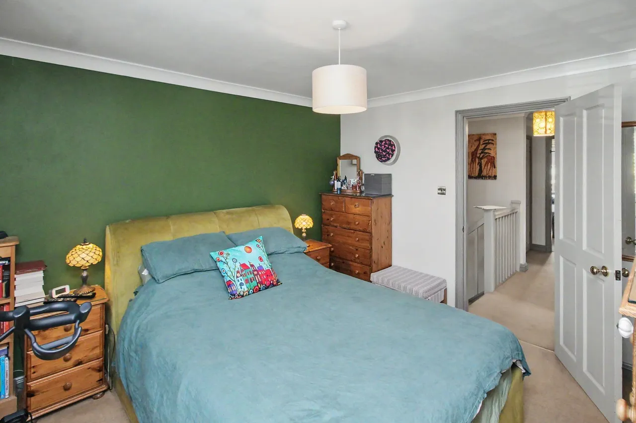 Spacious Semi-Detached Character Home, photo 6