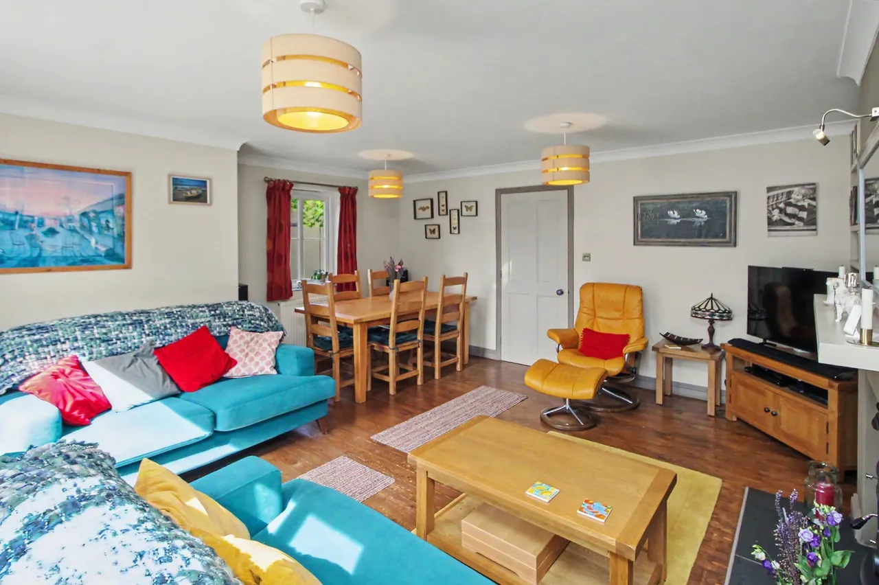 Spacious Semi-Detached Character Home, photo 5