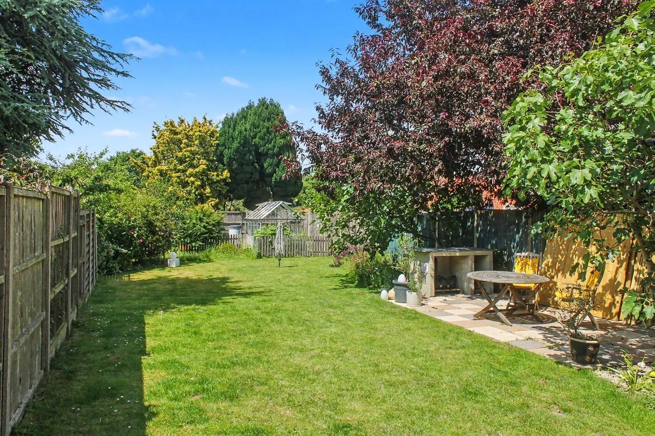 Spacious Semi-Detached Character Home, photo 4