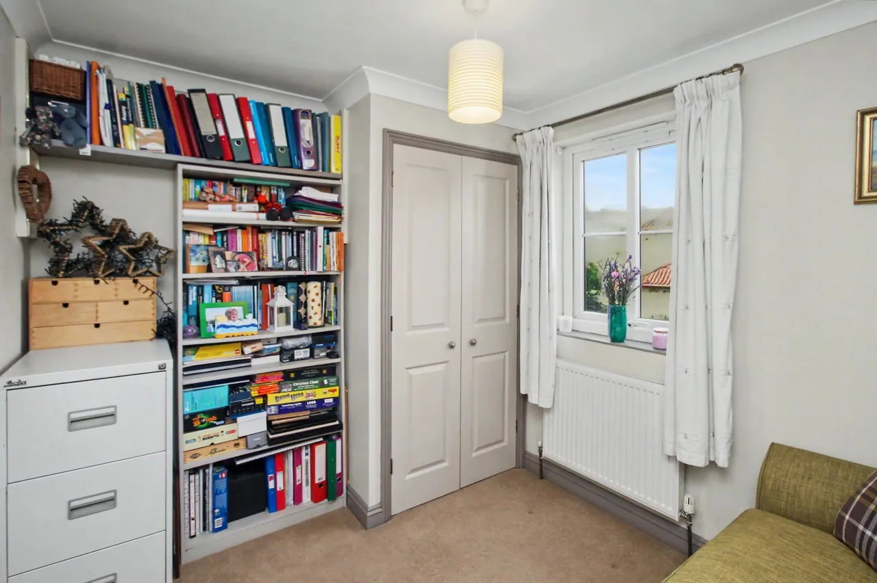 Spacious Semi-Detached Character Home, photo 8