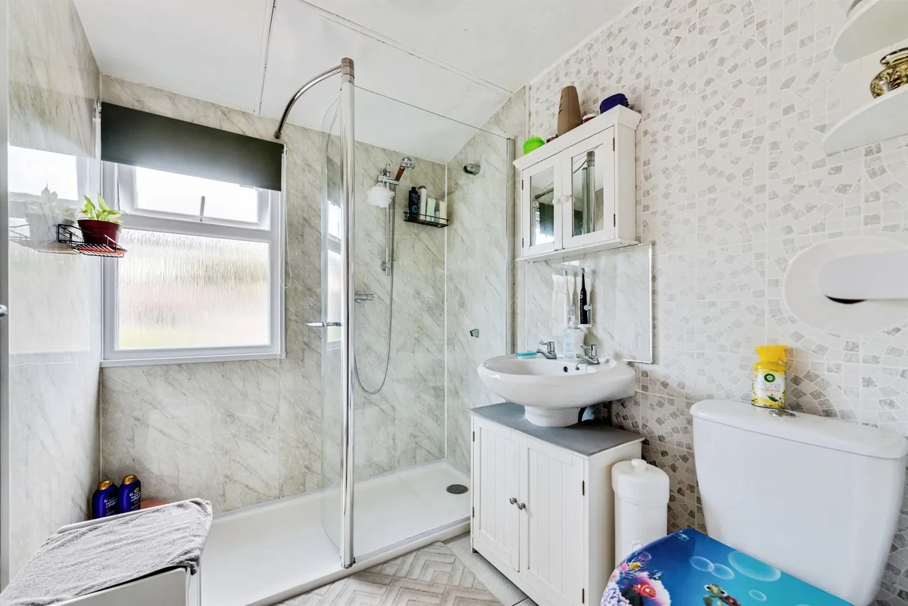 New Look Mobile Home Park, Carterton, OX18, photo 6