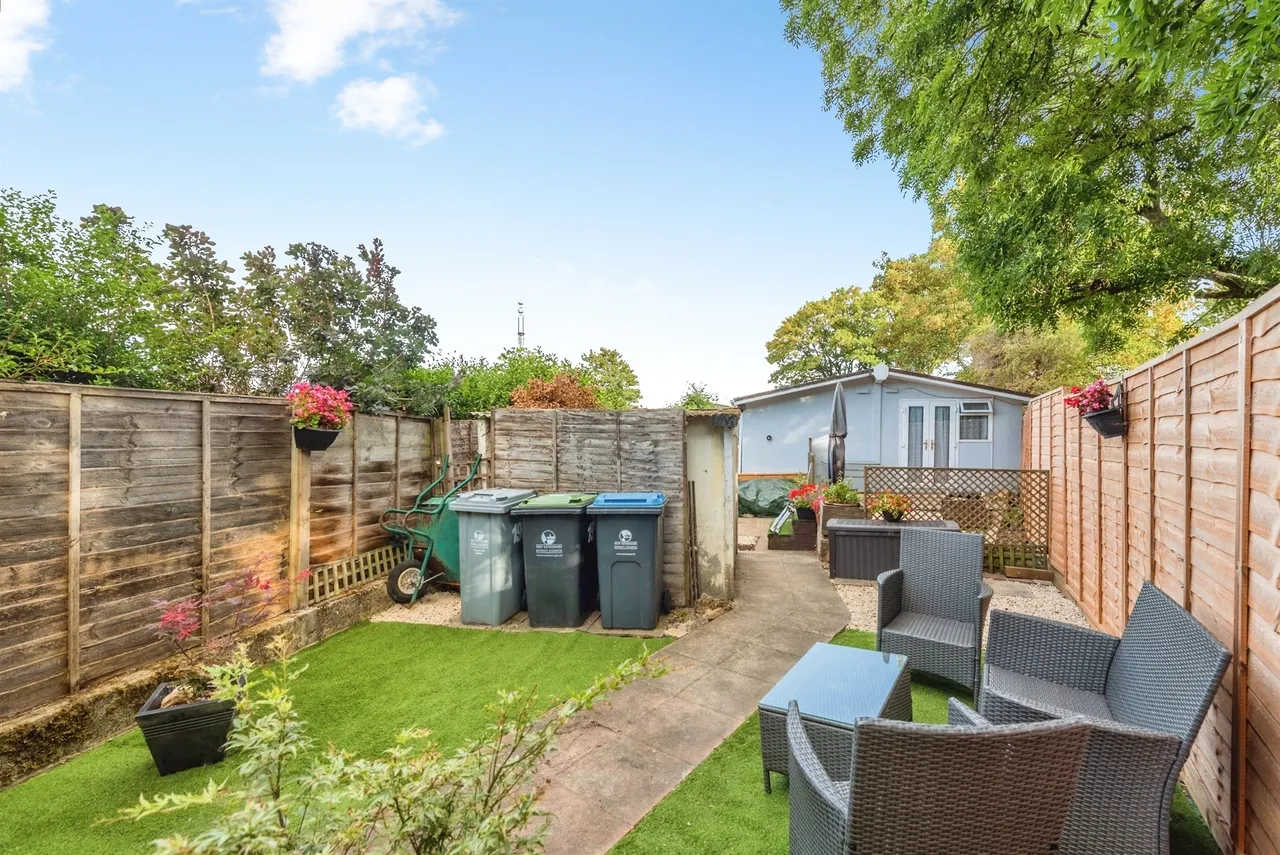 New Look Mobile Home Park, Carterton, OX18, photo 12