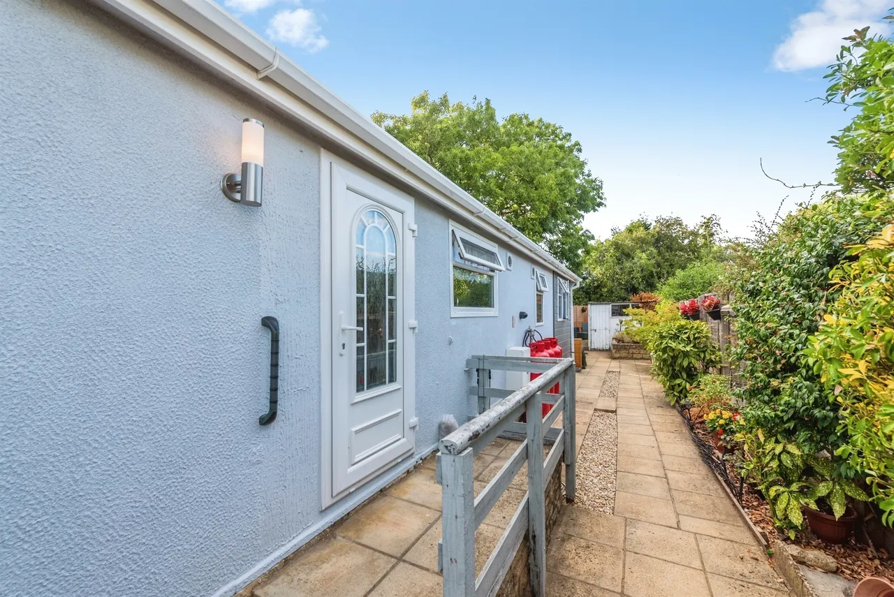 New Look Mobile Home Park, Carterton, OX18, photo 10