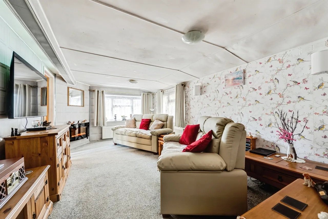 New Look Mobile Home Park, Carterton, OX18, photo 3
