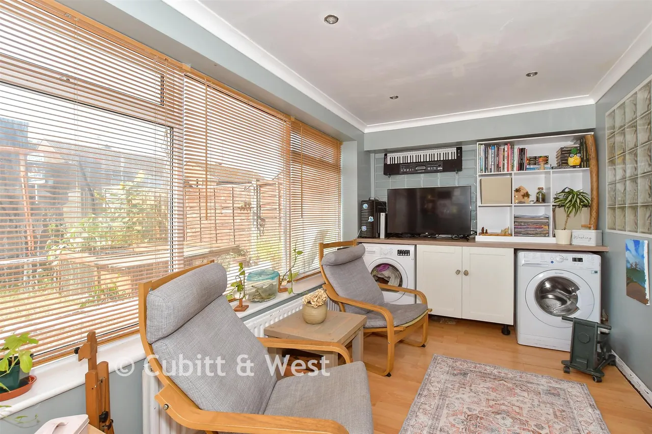 Kirdford Close, Rustington, BN16, photo 10