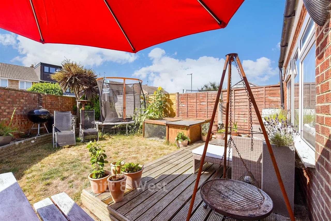 Kirdford Close, Rustington, BN16, photo 2