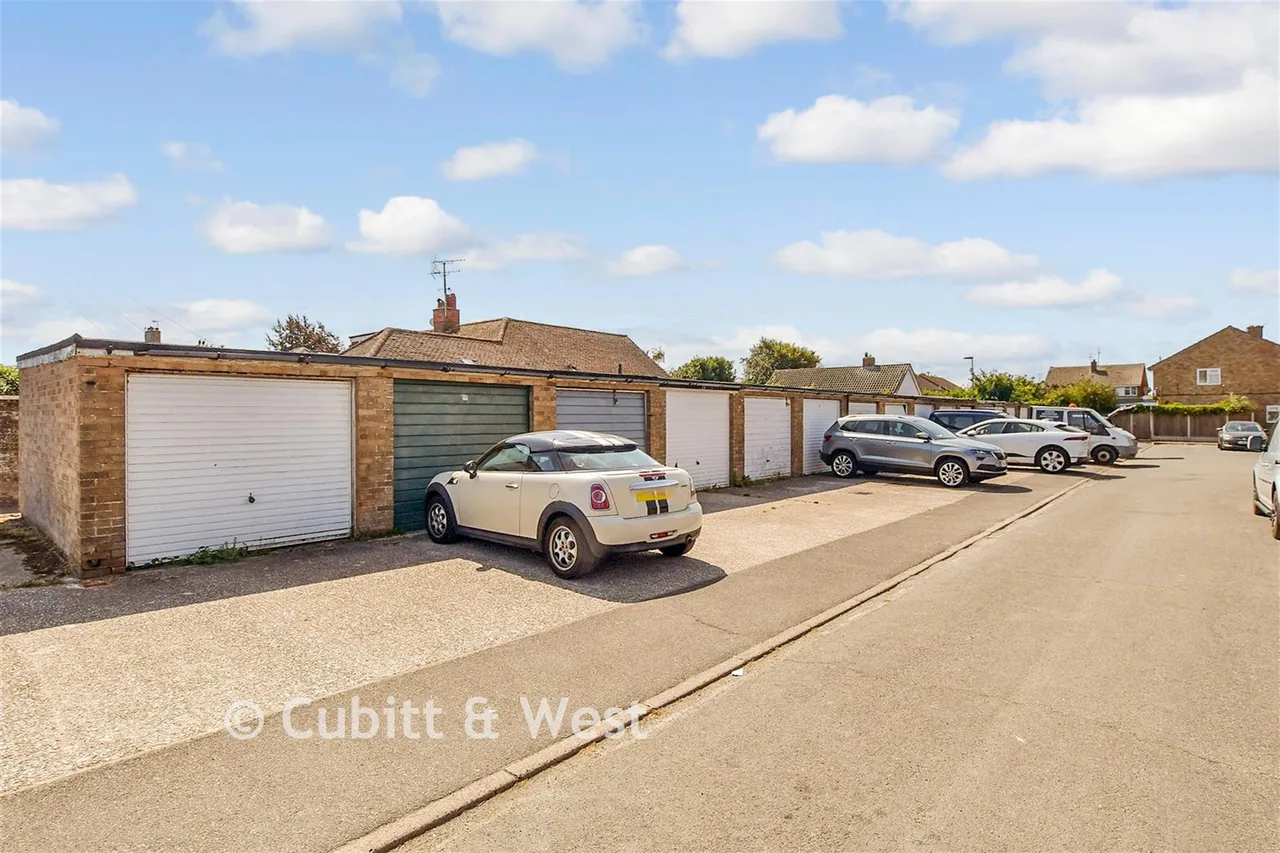 Kirdford Close, Rustington, BN16, photo 5