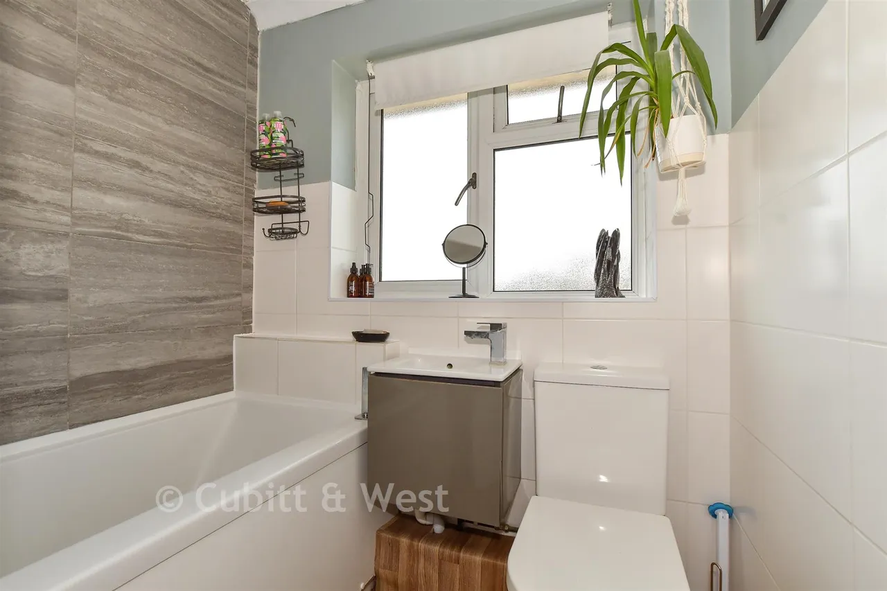 Kirdford Close, Rustington, BN16, photo 9