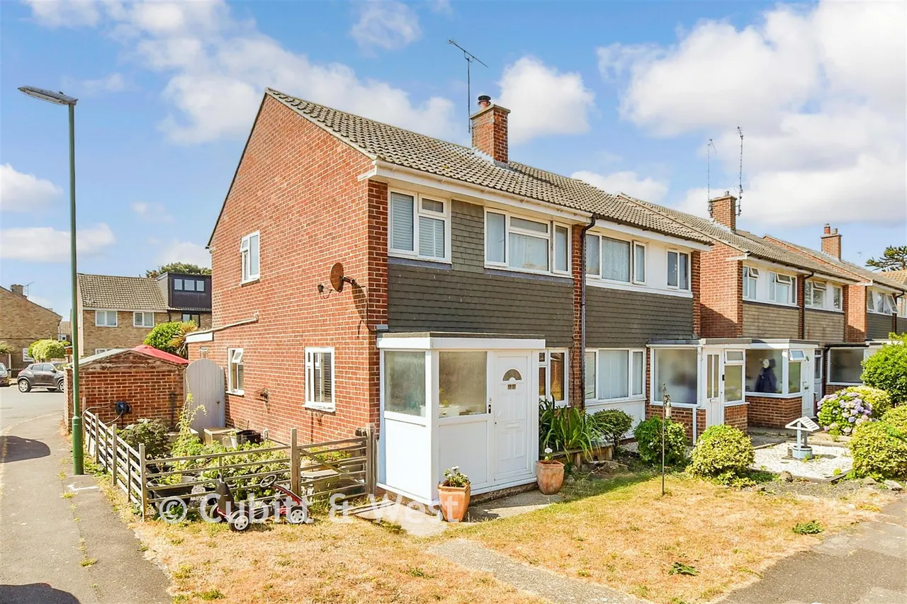 3 bed house for sale, Kirdford Close, Rustington, BN16