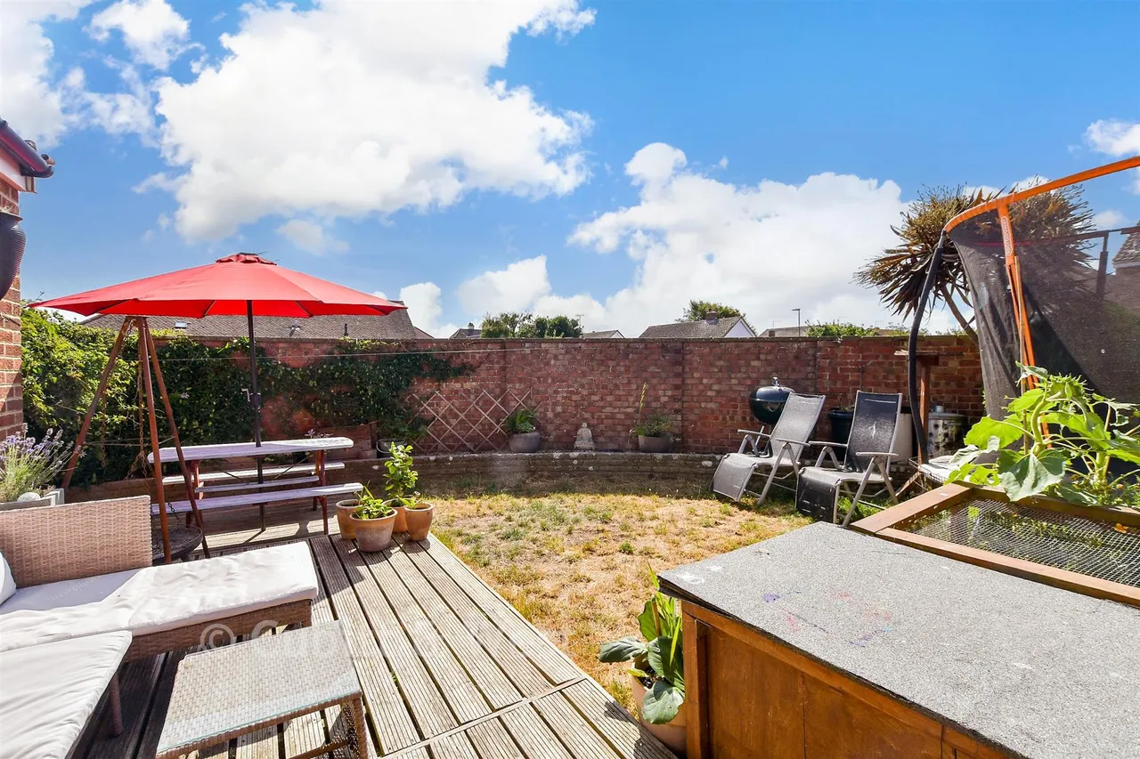 Kirdford Close, Rustington, BN16, photo 6
