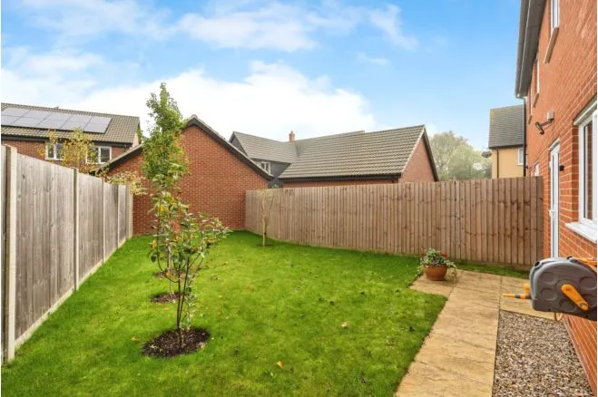 Bartram Close, Norwich, NR9, photo 2