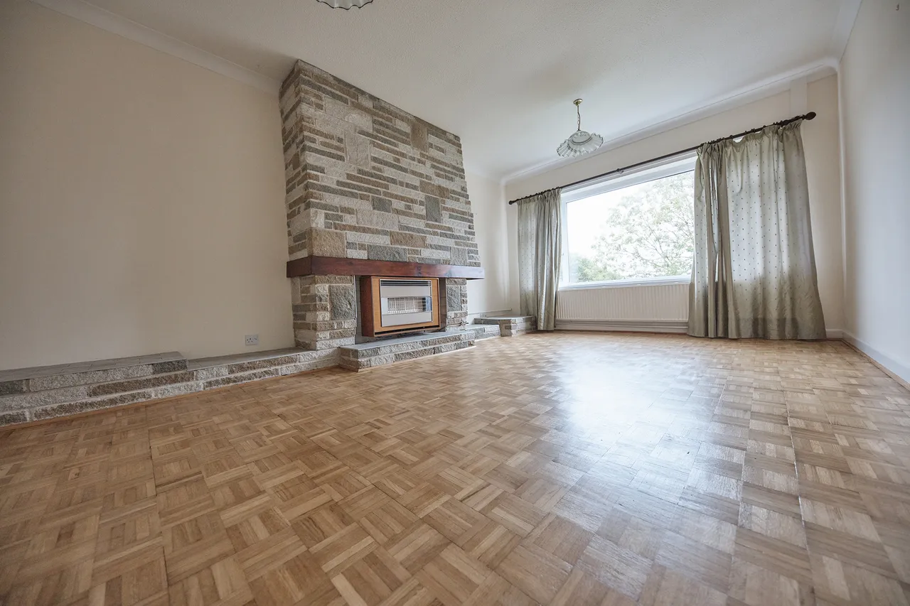 Radyr Avenue, Mayals, SA3, photo 2