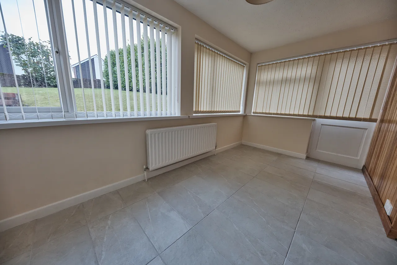 Radyr Avenue, Mayals, SA3, photo 4