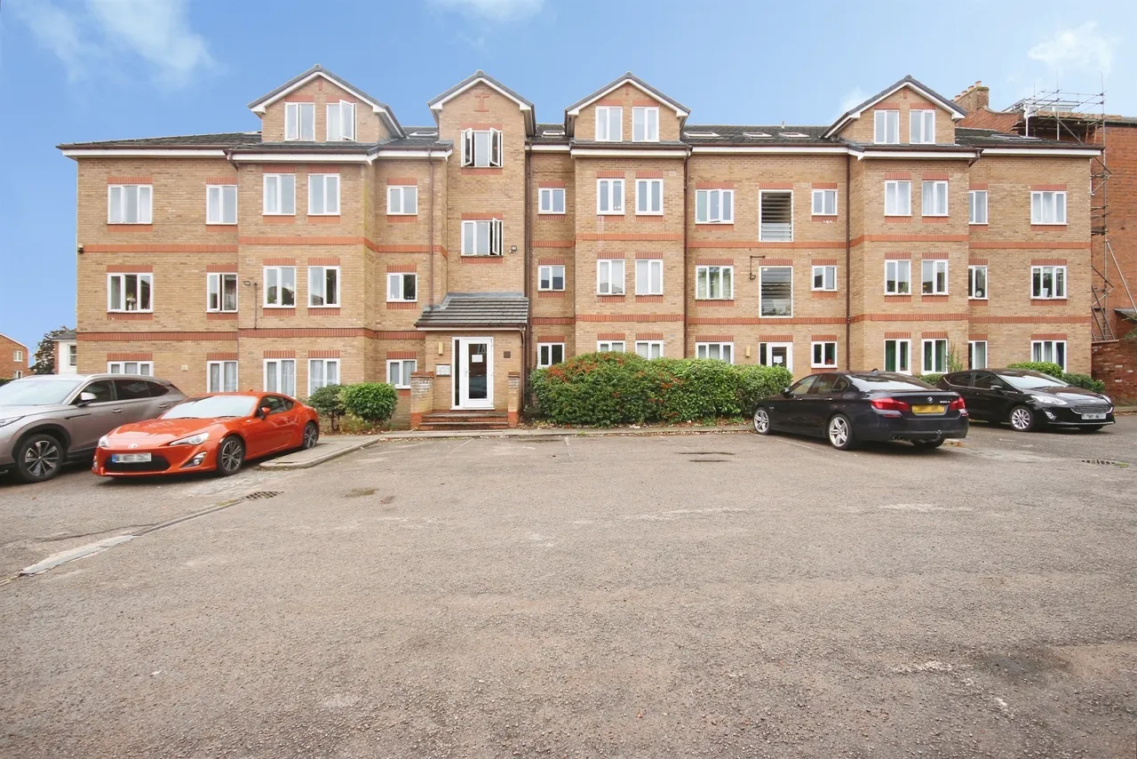 2 bed flat for sale — Charlotte Street, Leamington Spa
