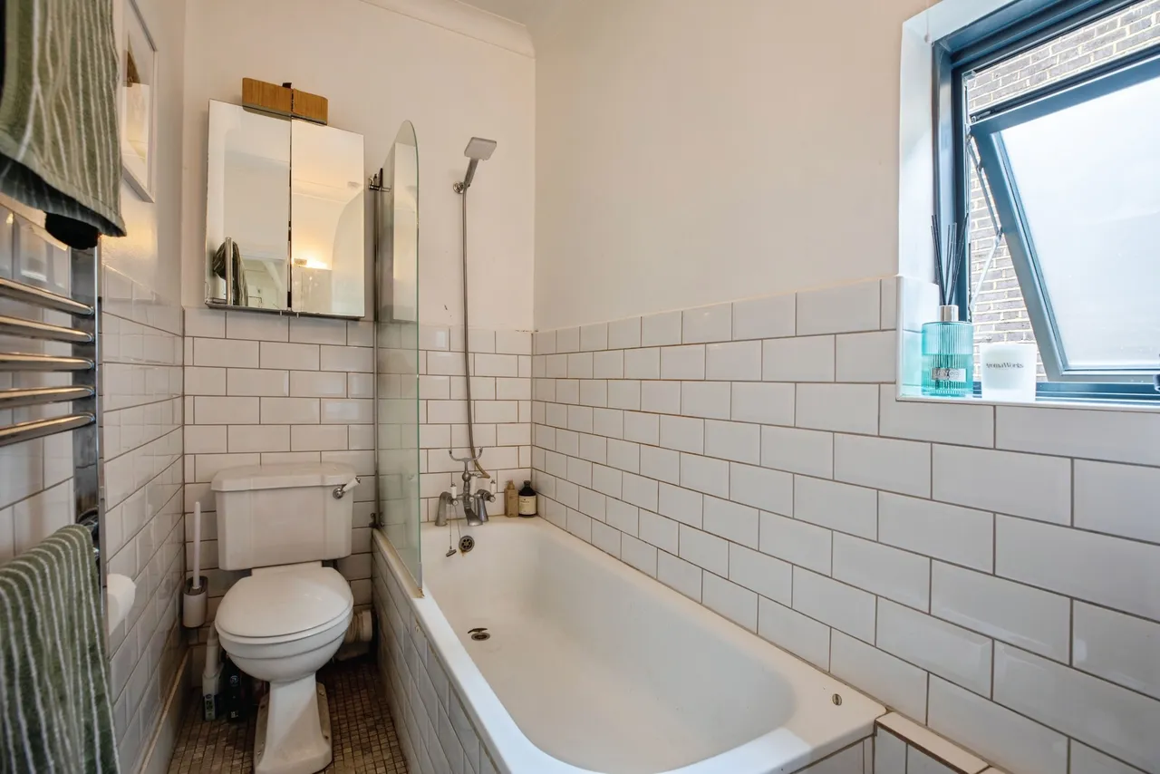 Larkhall Rise, Clapham, SW4, photo 8