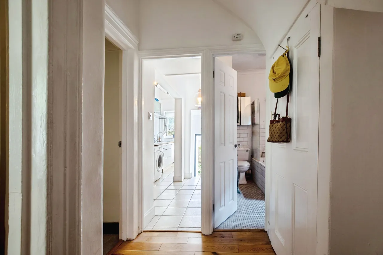 Larkhall Rise, Clapham, SW4, photo 14