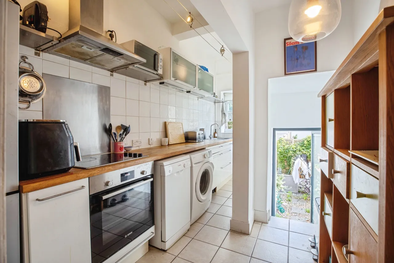 Larkhall Rise, Clapham, SW4, photo 12