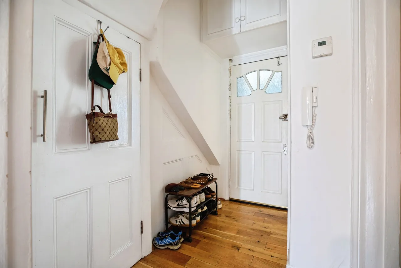 Larkhall Rise, Clapham, SW4, photo 11