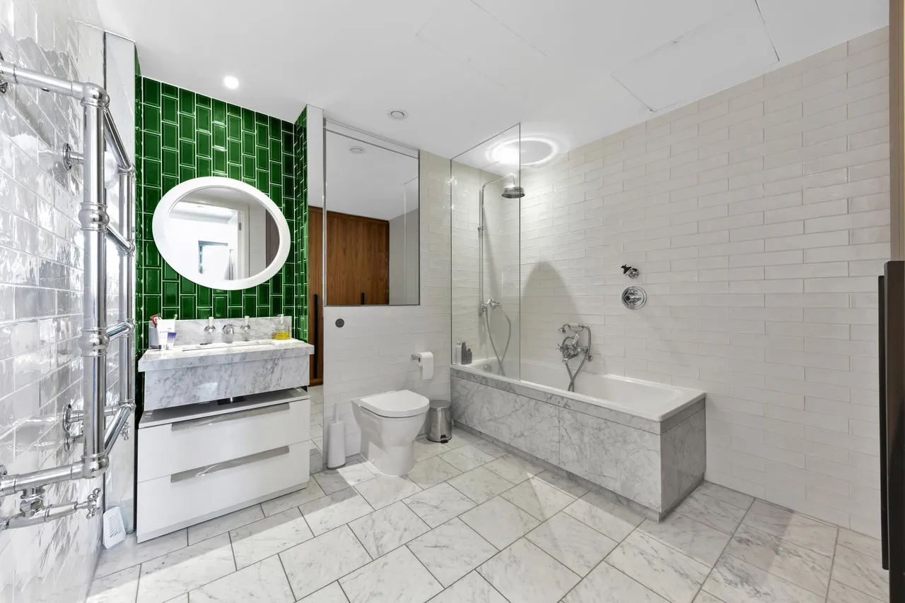 Embassy Gardens, SW11, photo 3