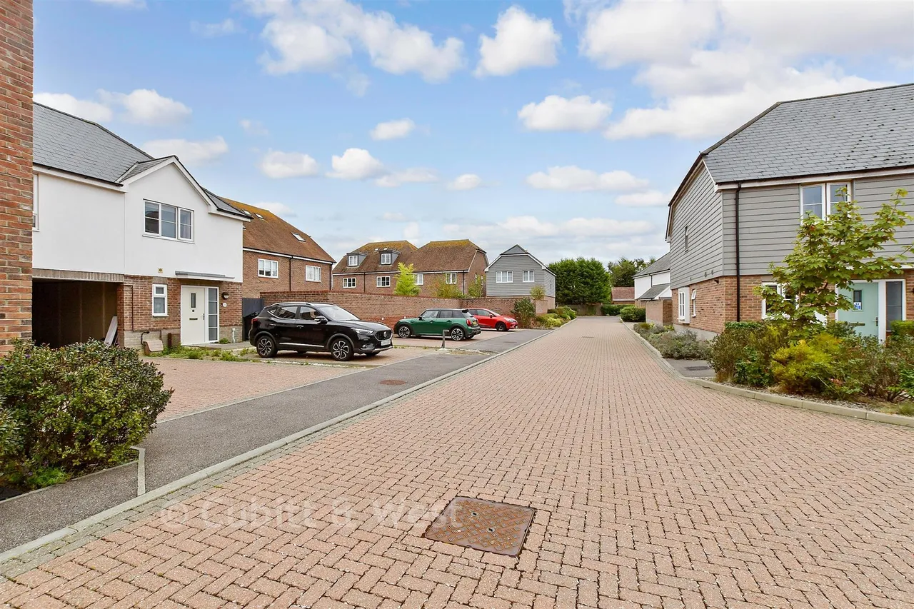 Kings Close, Yapton, BN18, photo 16