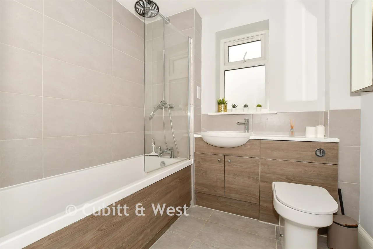 Kings Close, Yapton, BN18, photo 12