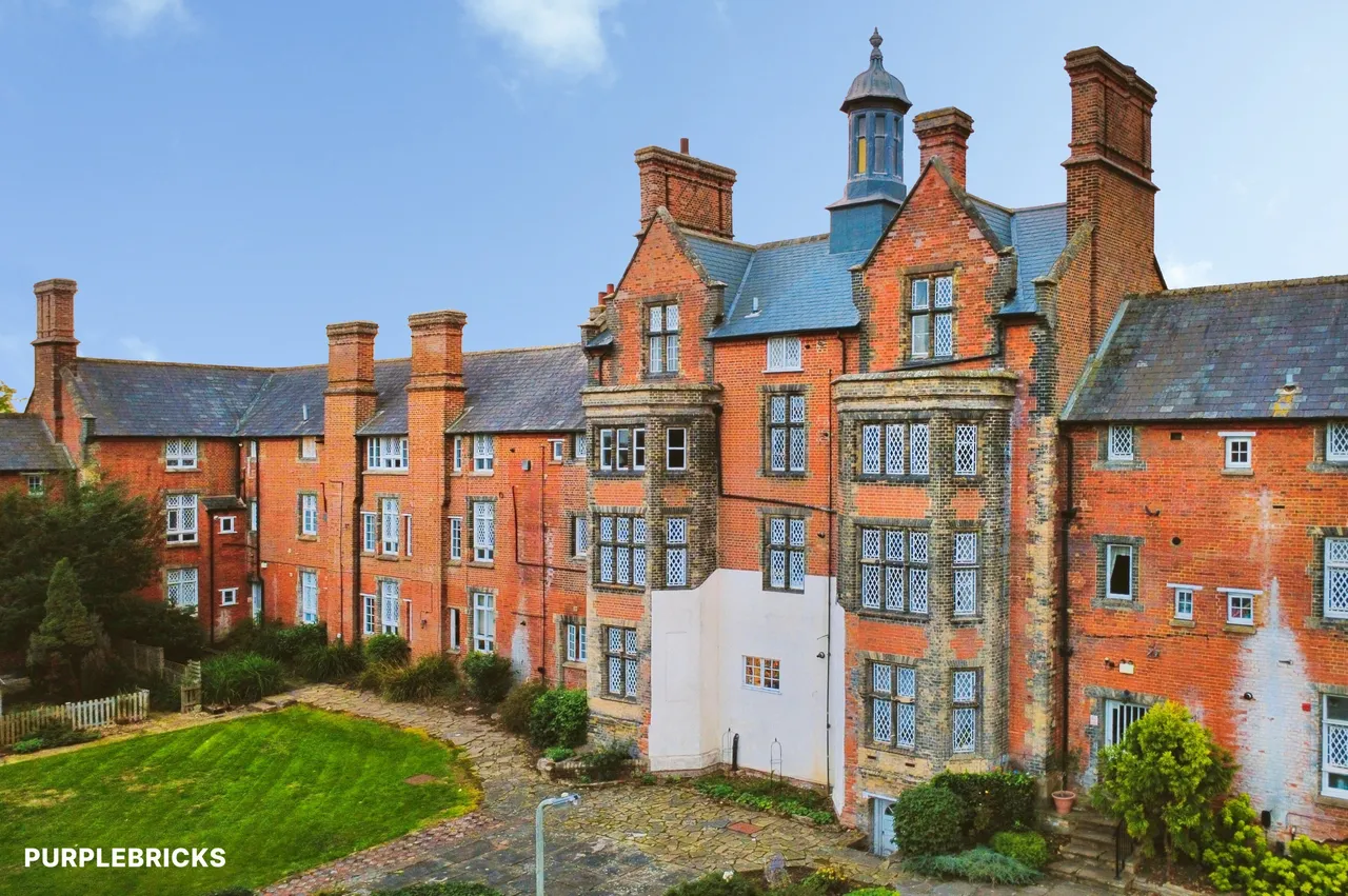 1 bed flat for sale, The Close, Dunmow, CM6