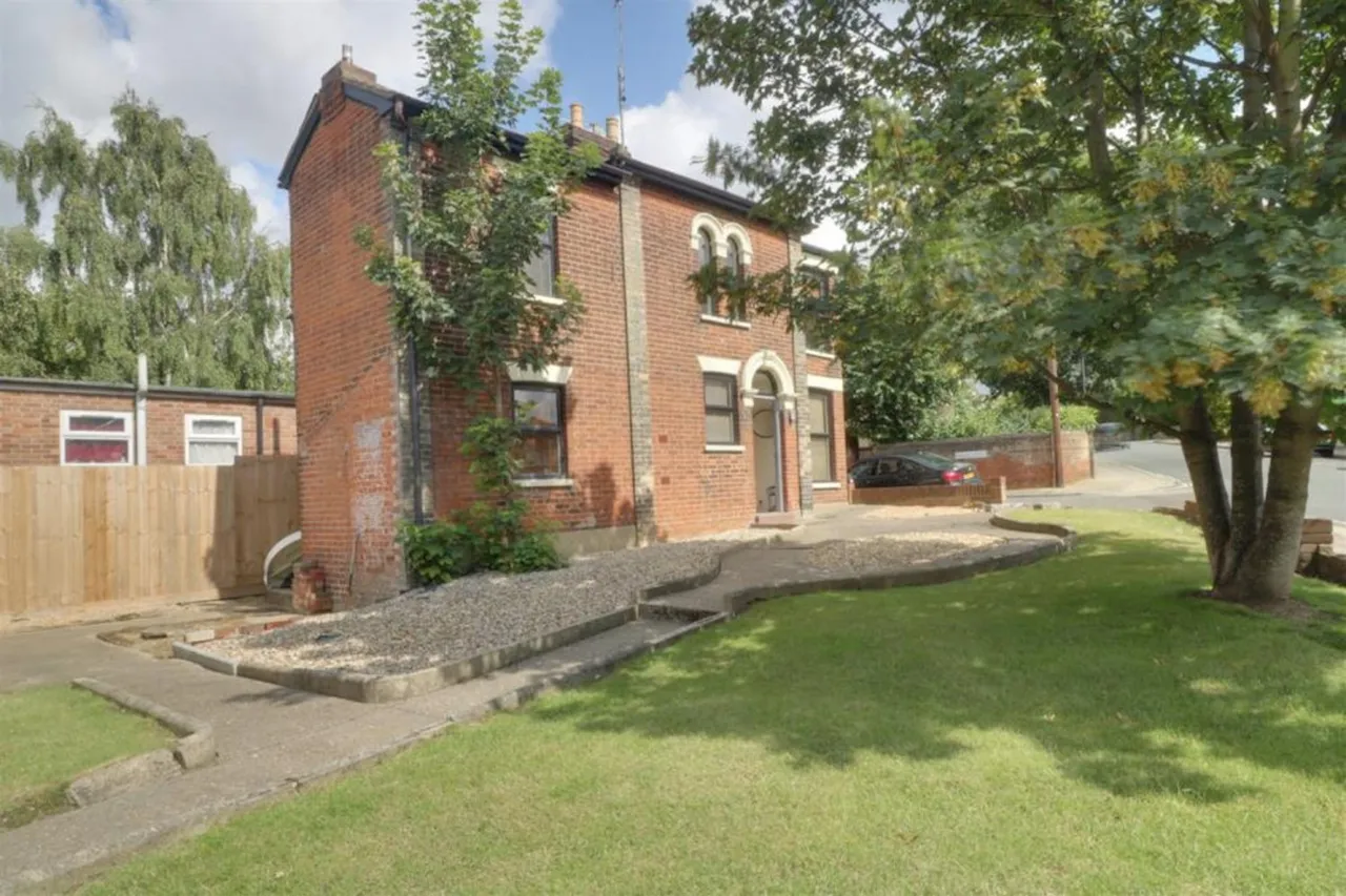2 bed house to rent, Burlington Road, Ipswich, IP1