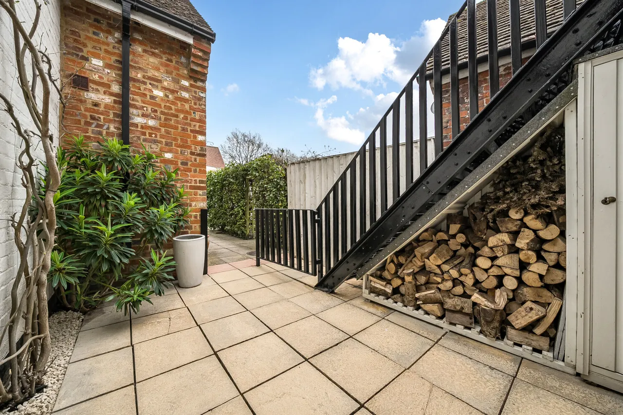 Five Alls Court, Marlborough, SN8, photo 8