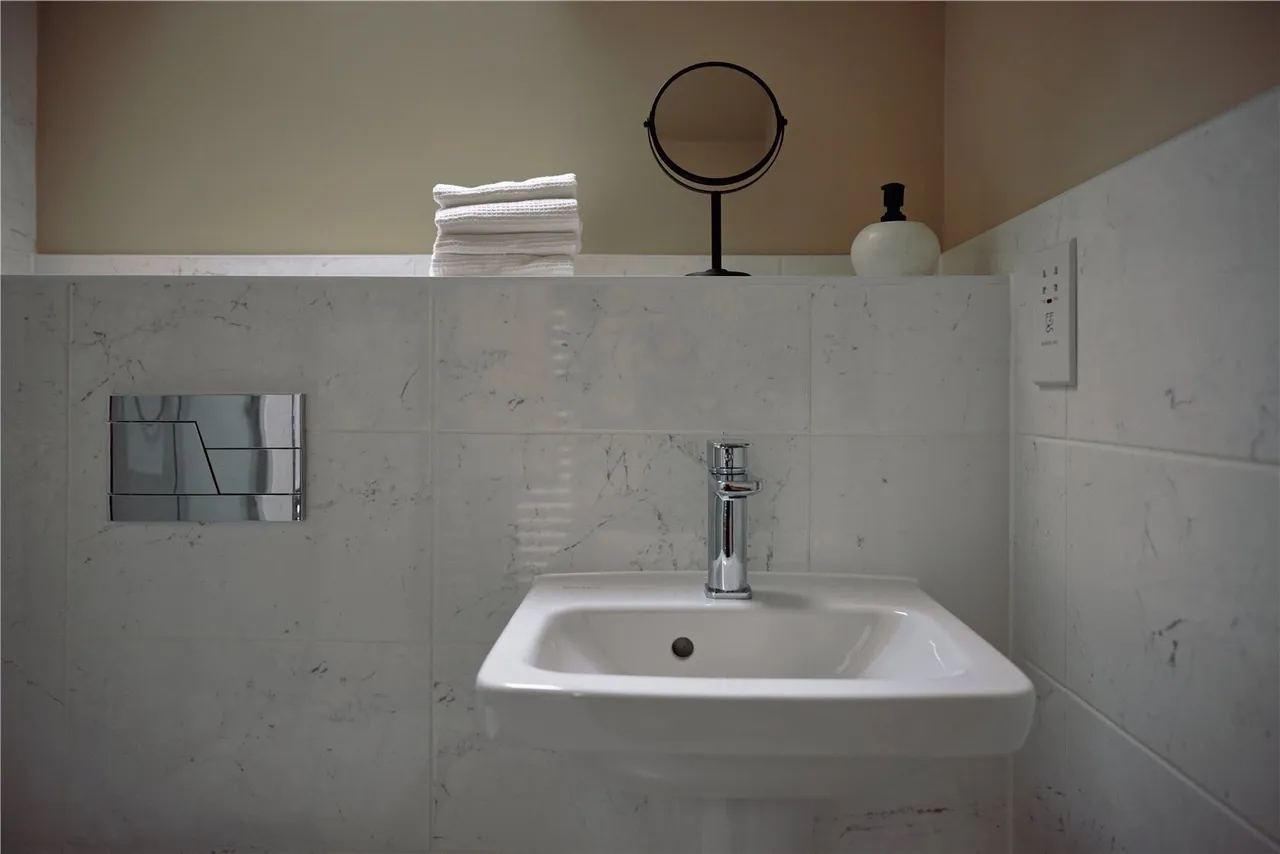 Desire, Manston Lane, Leeds, West Yorkshire, LS15, photo 9