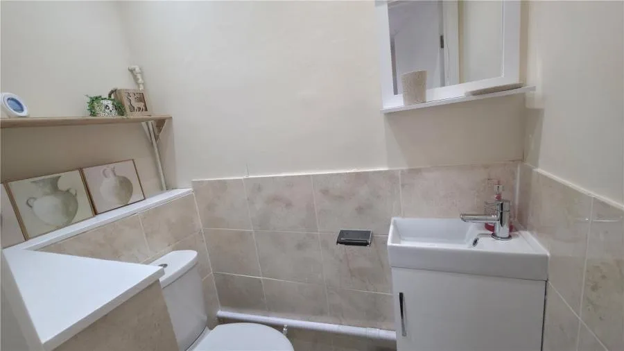 Edinburgh Street, Swindon, SN2, photo 5