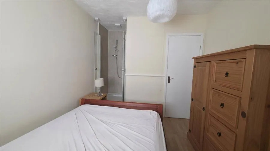 Edinburgh Street, Swindon, SN2, photo 3