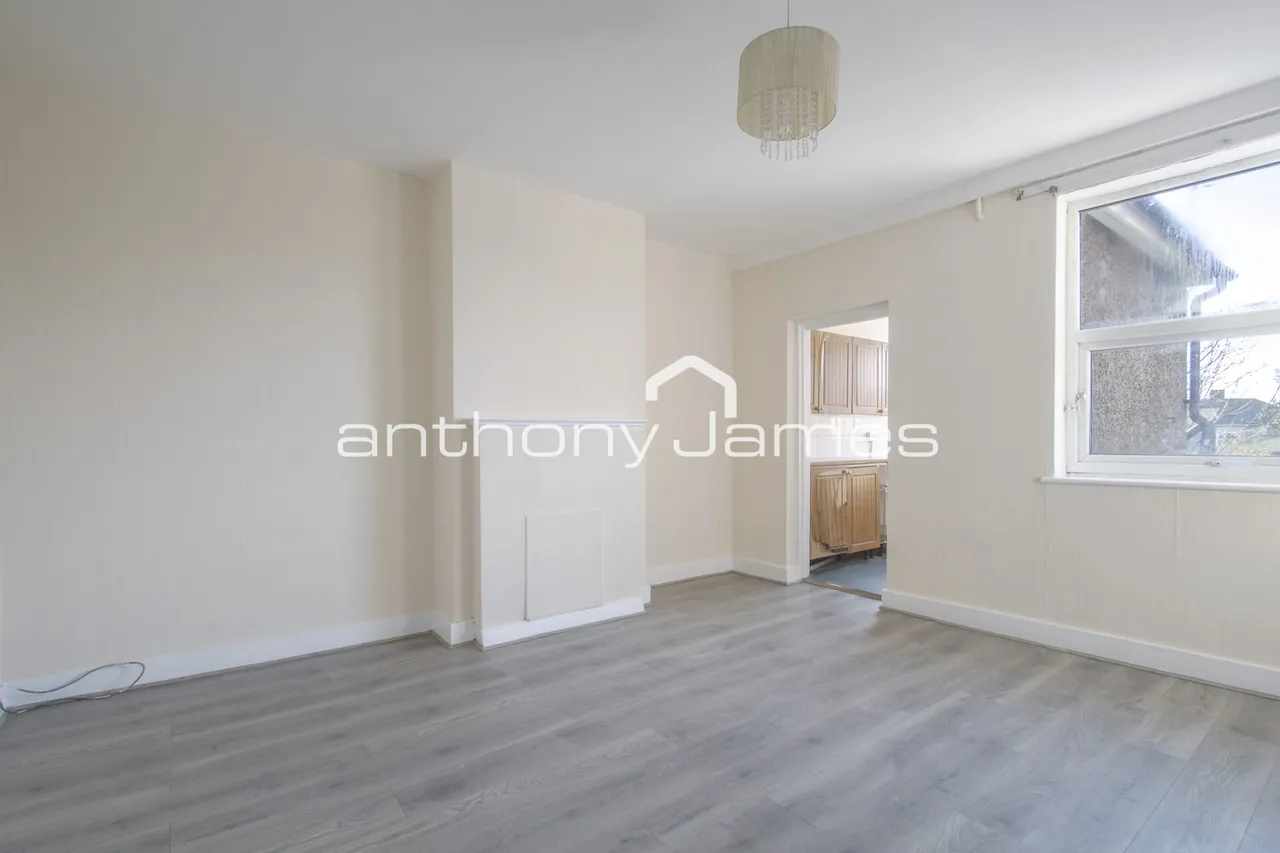 2 bed flat for sale — Bellegrove Road, Welling