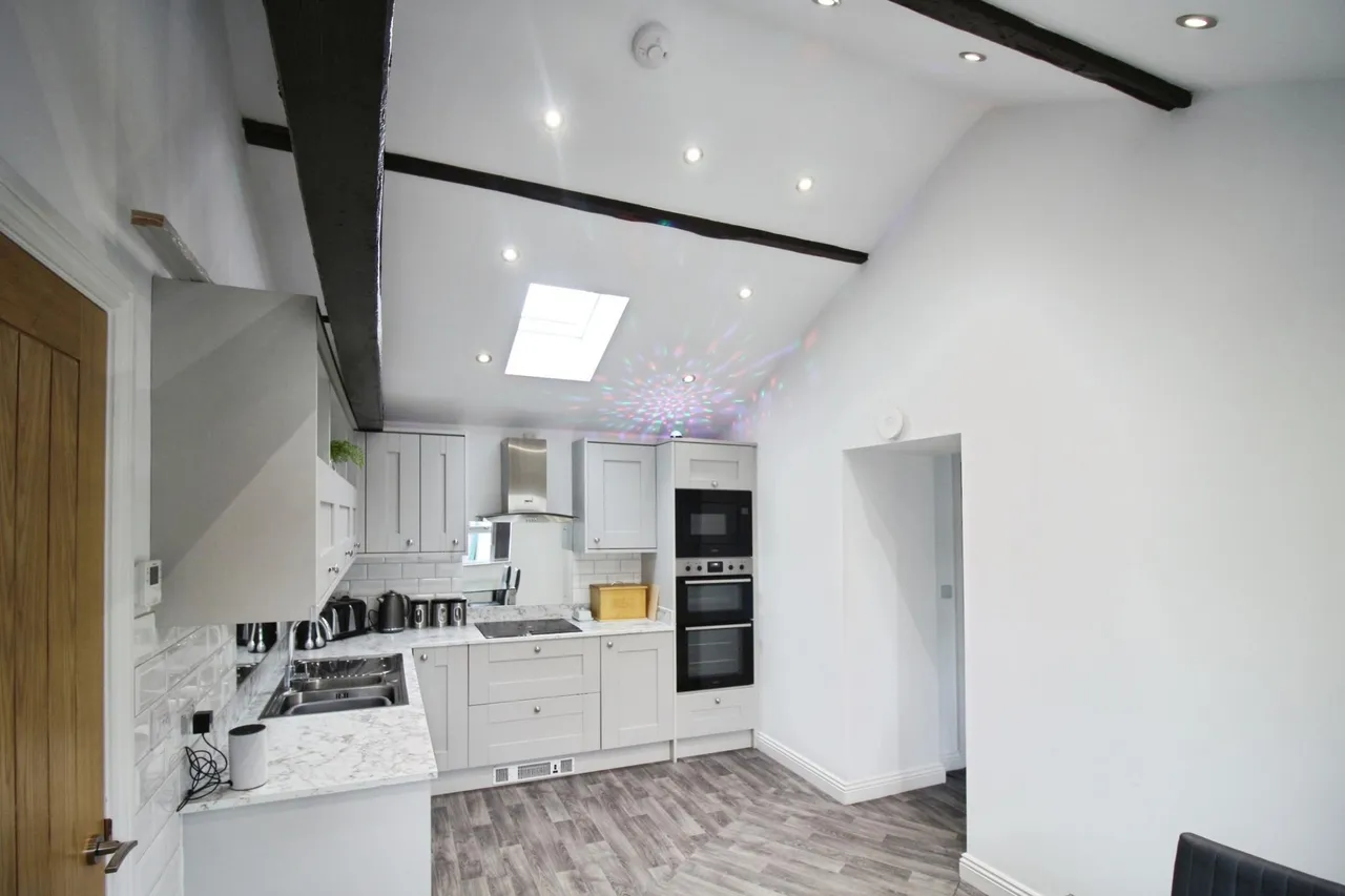 Overthorpe Road, Thornhill, WF12, photo 6