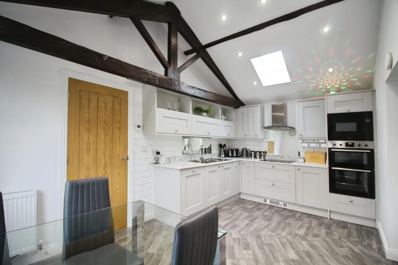 Overthorpe Road, Thornhill, WF12, photo 2