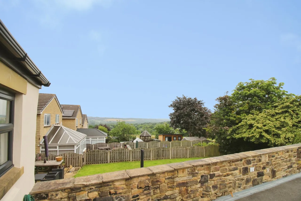 Overthorpe Road, Thornhill, WF12, photo 16