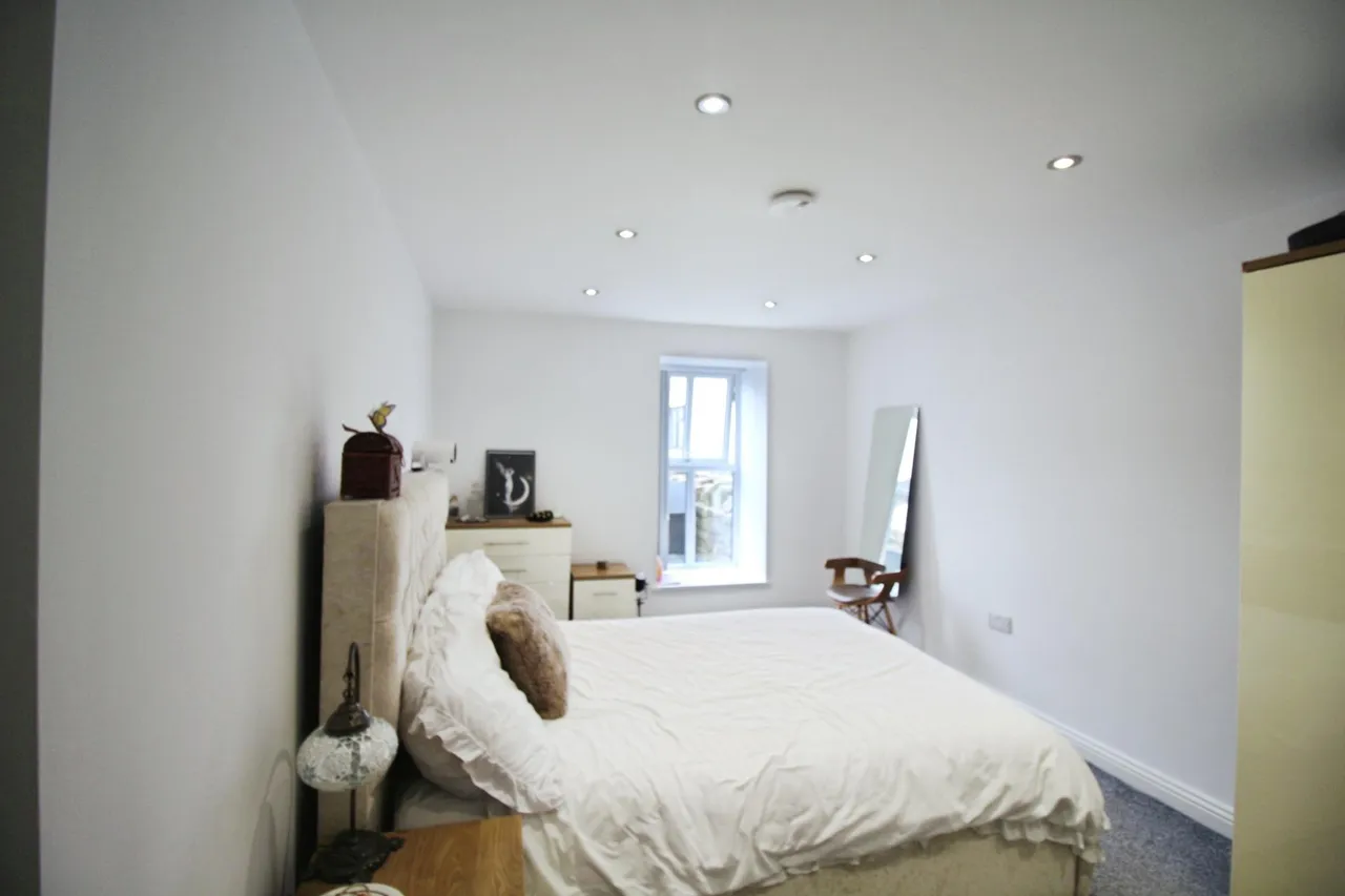 Overthorpe Road, Thornhill, WF12, photo 9