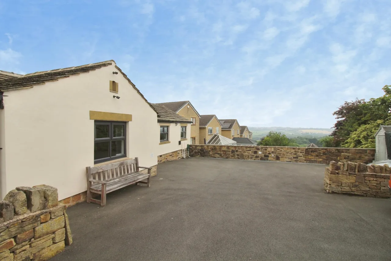 Overthorpe Road, Thornhill, WF12, photo 18