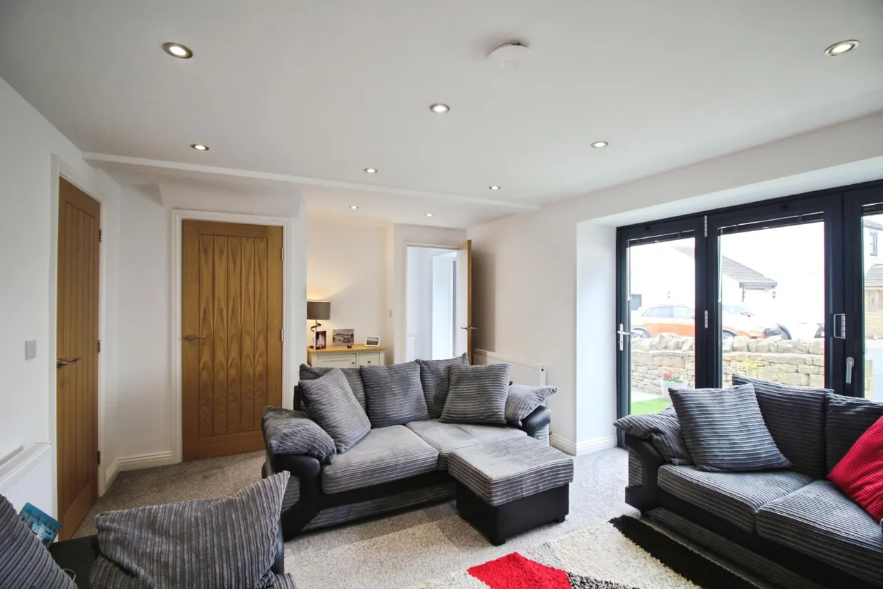 Overthorpe Road, Thornhill, WF12, photo 5