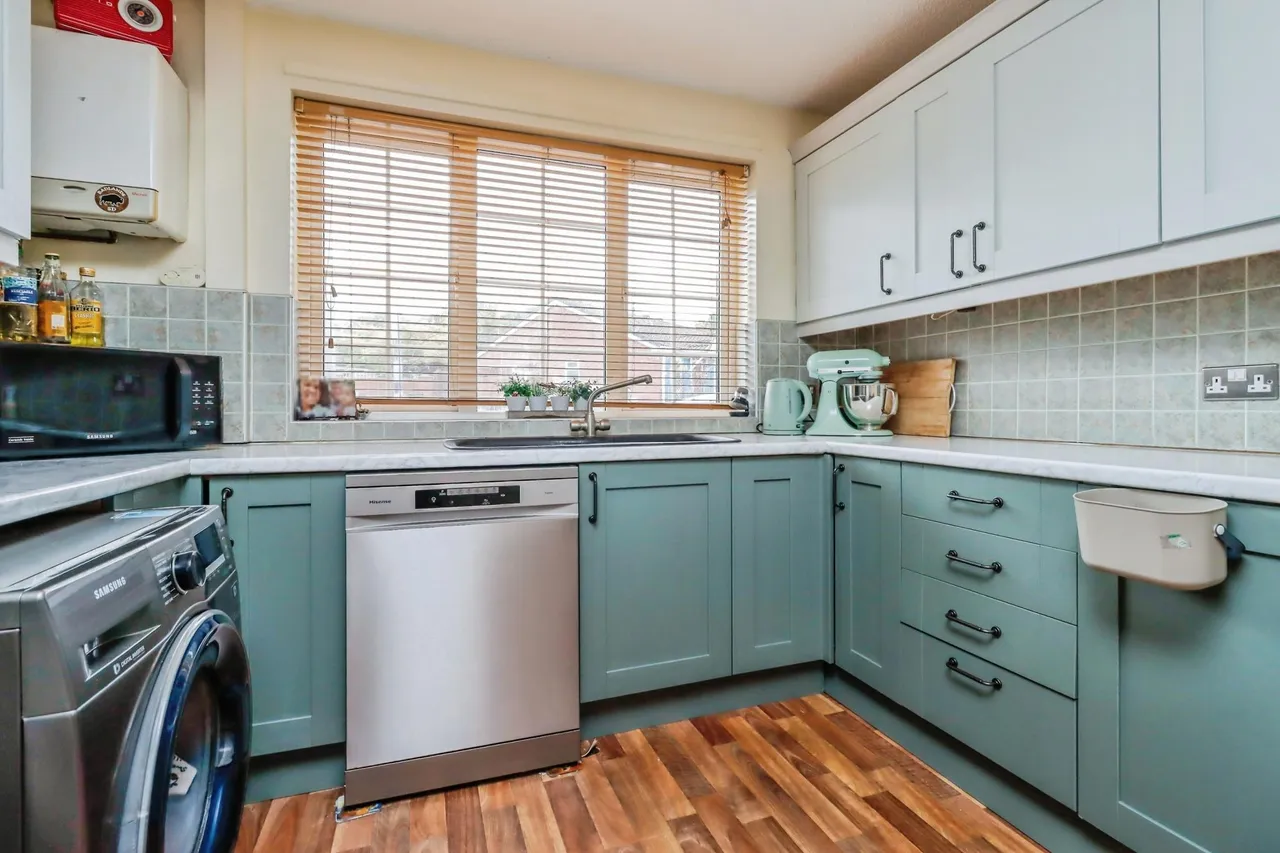 Abdon Court, Telford, TF2, photo 2