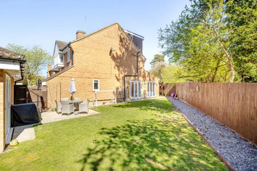 with 4 bedrooms in Bishop's Stortford, CM23, photo 10
