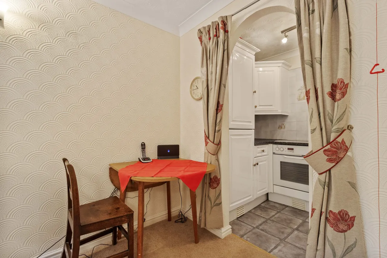 Flat 84, Undercliffe House Dingleway, Warrington, Appleton, WA4 3AP, photo 6