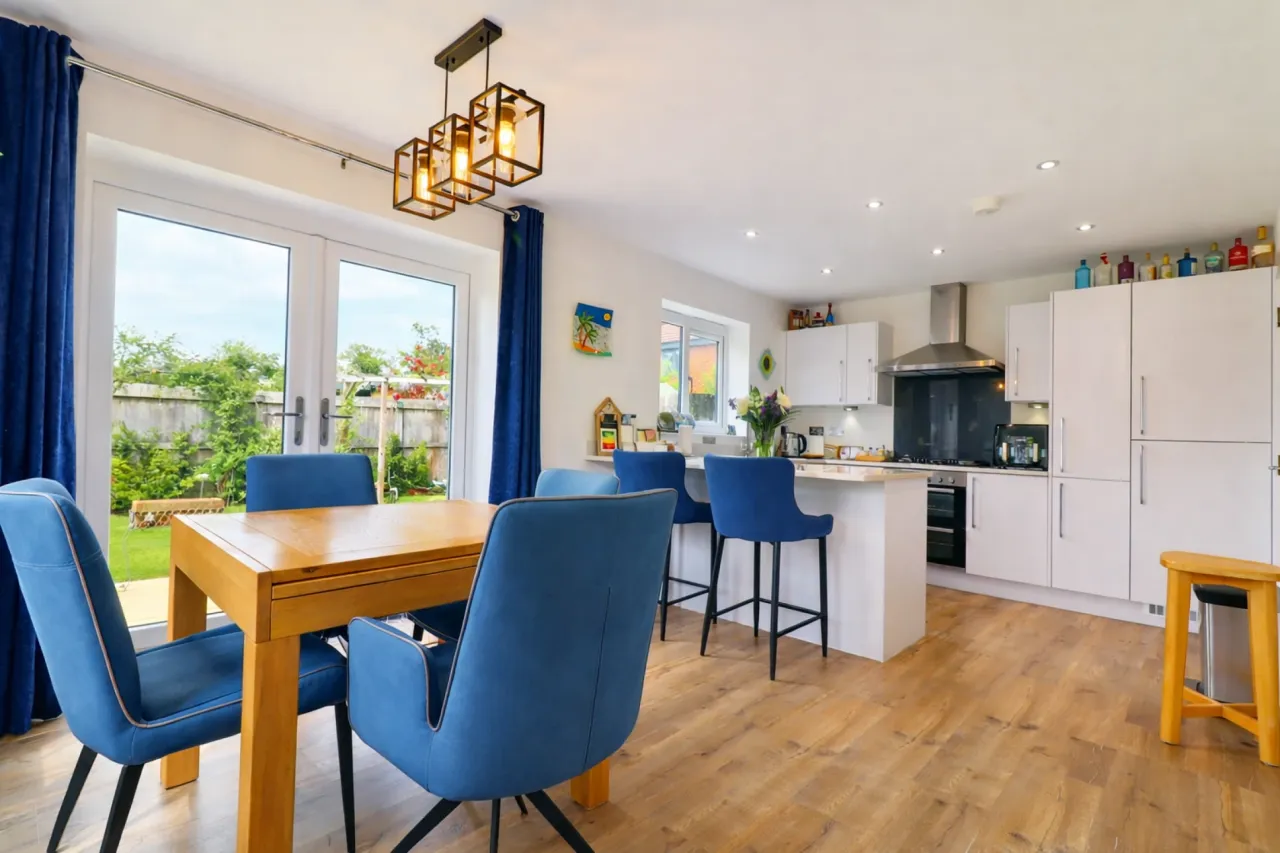 Honeysuckle Close, Congleton, photo 10