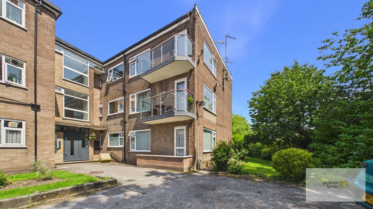 3 bed flat for sale — Dovehouse Close, Whitefield, Manchester, M45 7PE