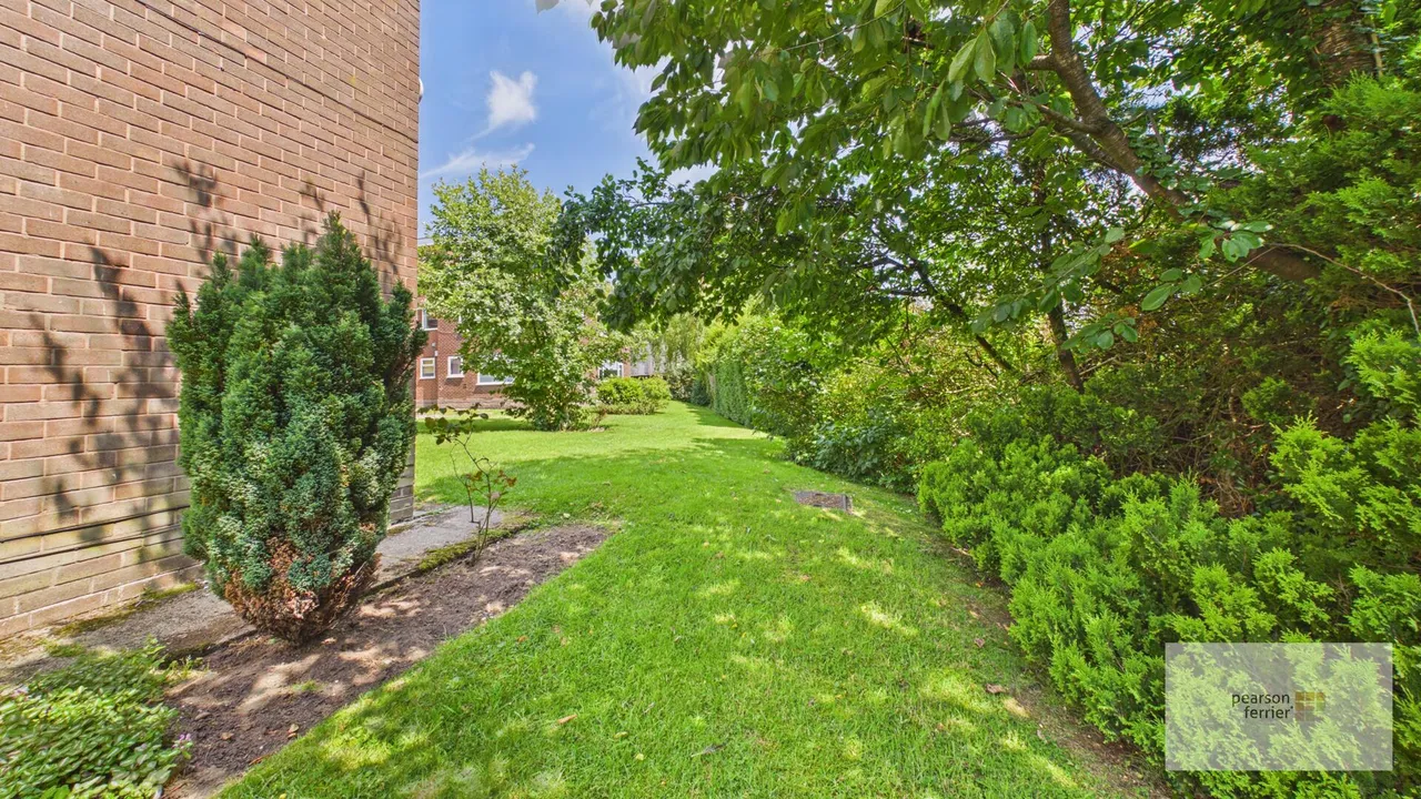 Dovehouse Close, Whitefield, Manchester, M45 7PE, photo 2