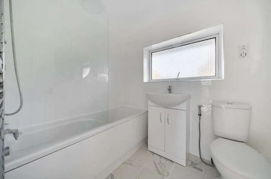 Walpole Road, Old Windsor, SL4, photo 9