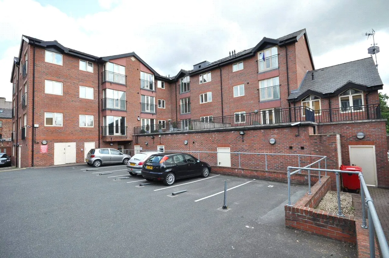2 bed flat to rent, Commonhall Street, Chester, CH1