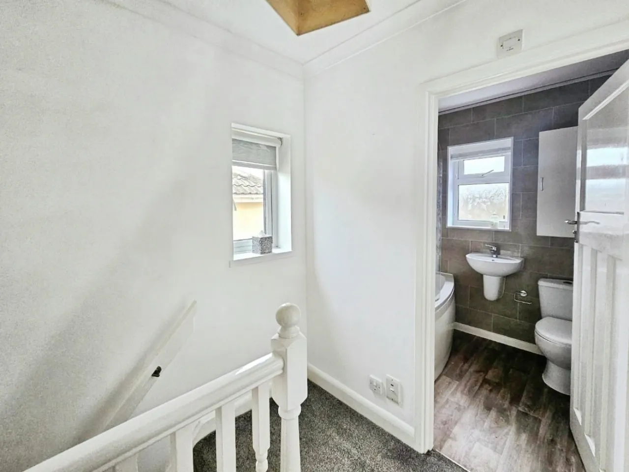 Lawrence Grove, Cam, GL11, photo 5