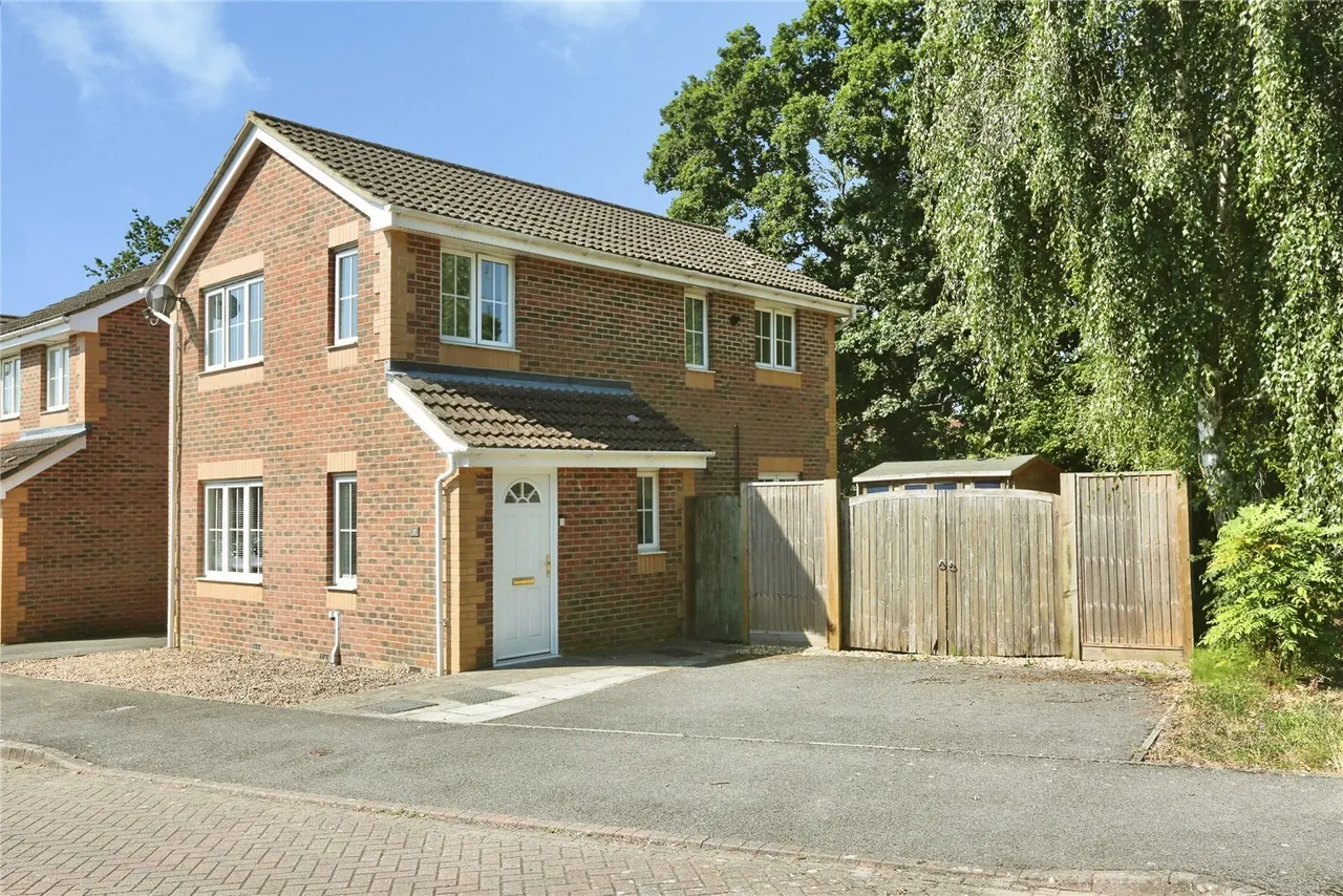 3 bed house for sale, Little Fox Drive, Park Gate, SO31