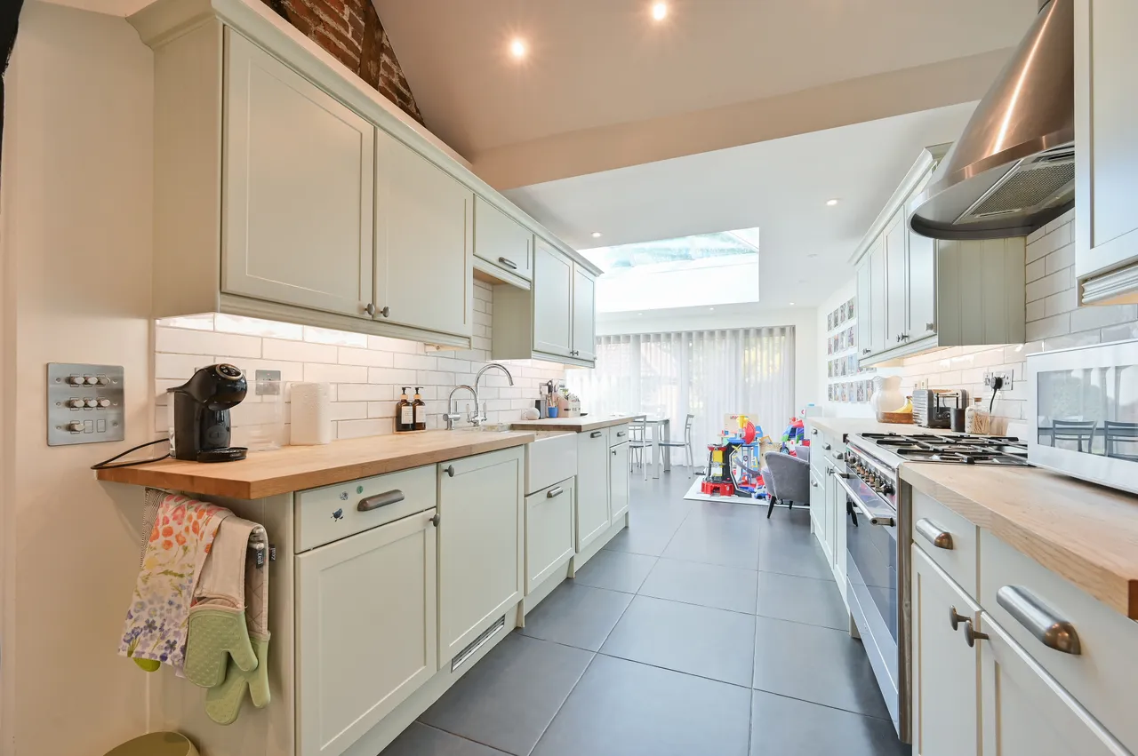 Bushey, WD23, photo 19