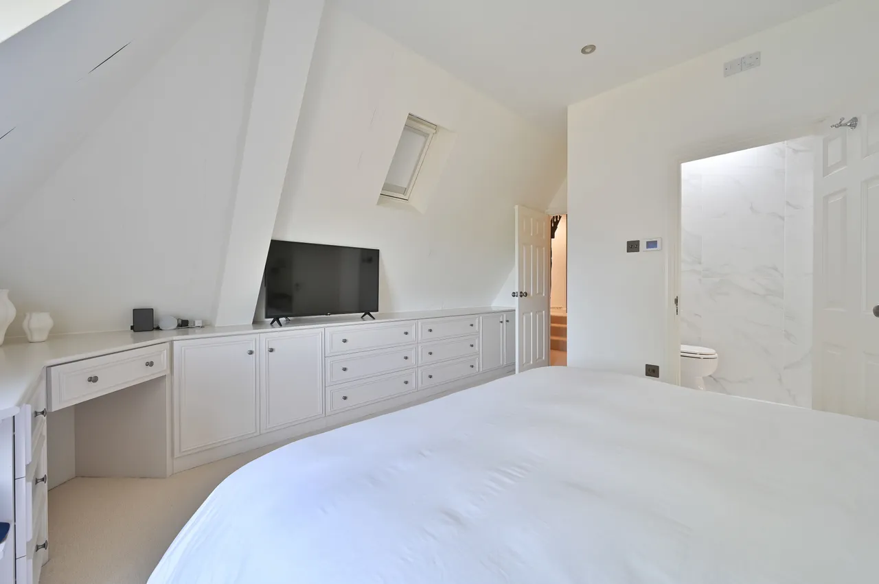 Bushey, WD23, photo 10